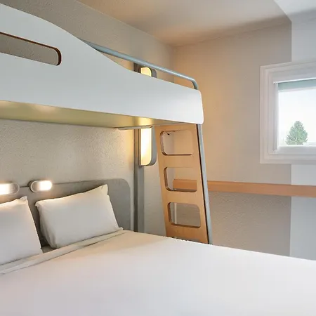 Ibis Budget Versailles Chateau Saint Cyr L'Ecole Exterior photo