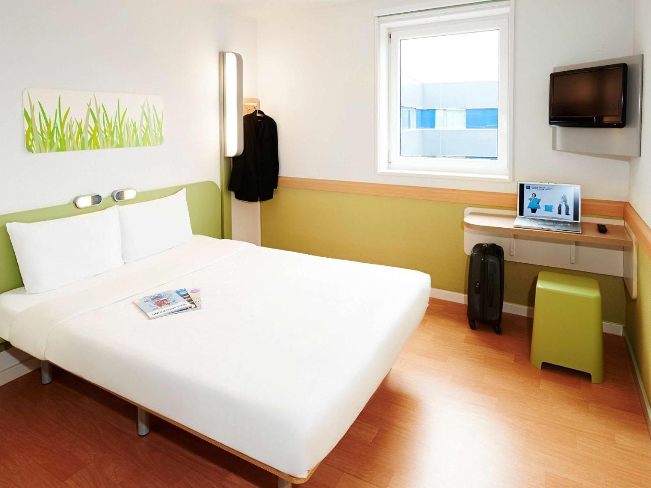 Ibis Budget Versailles Chateau Cyr L'ecole 2*